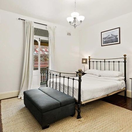 Victorian 4-Bed Terrace In Rocks - Steps From Cbd Villa Sydney Exterior photo