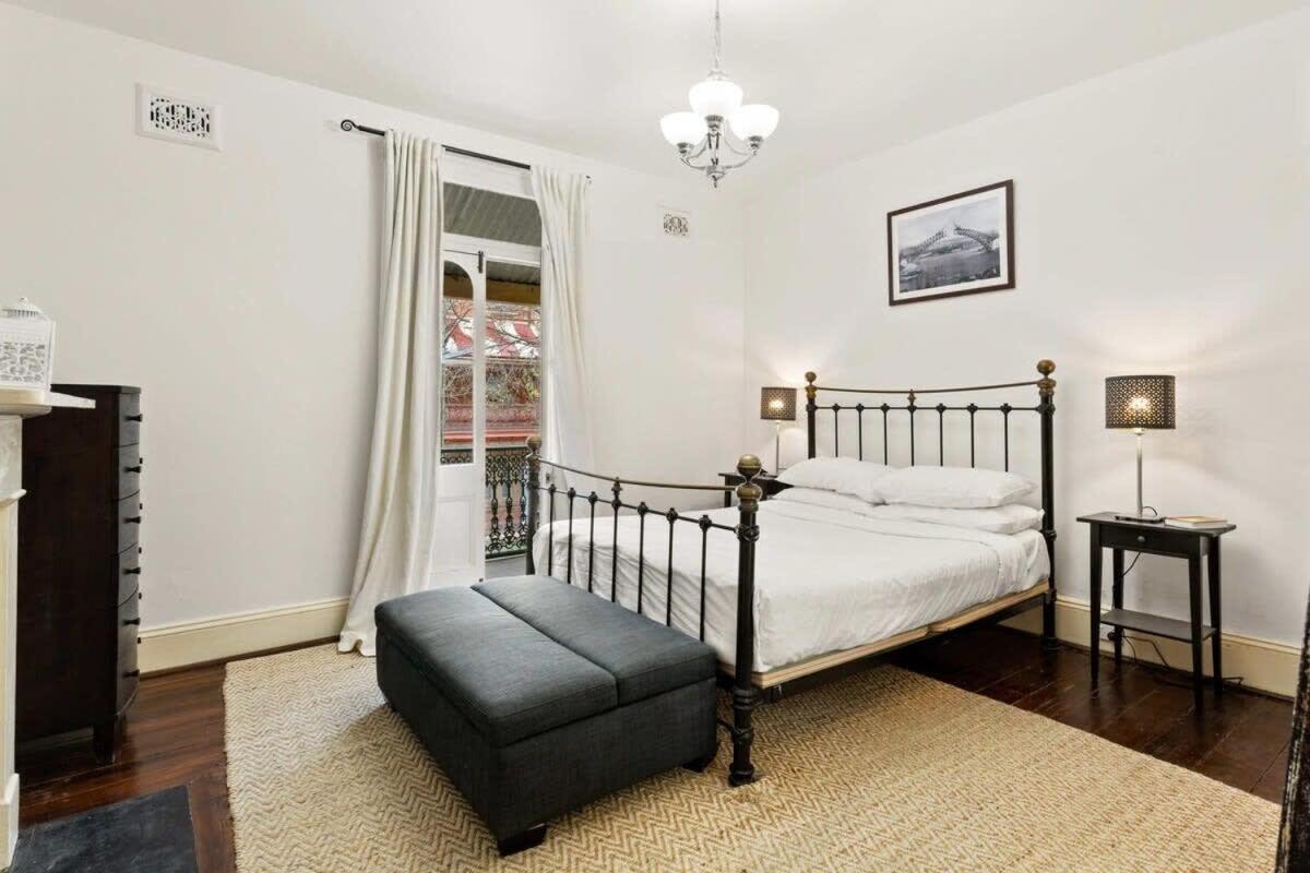 Victorian 4-Bed Terrace In Rocks - Steps From Cbd Villa Sydney Exterior photo